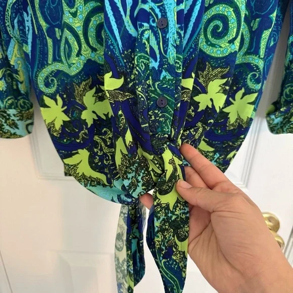 Nygard Women's Green and Blue Paisley Button Down Top - Picture 4 of 6
